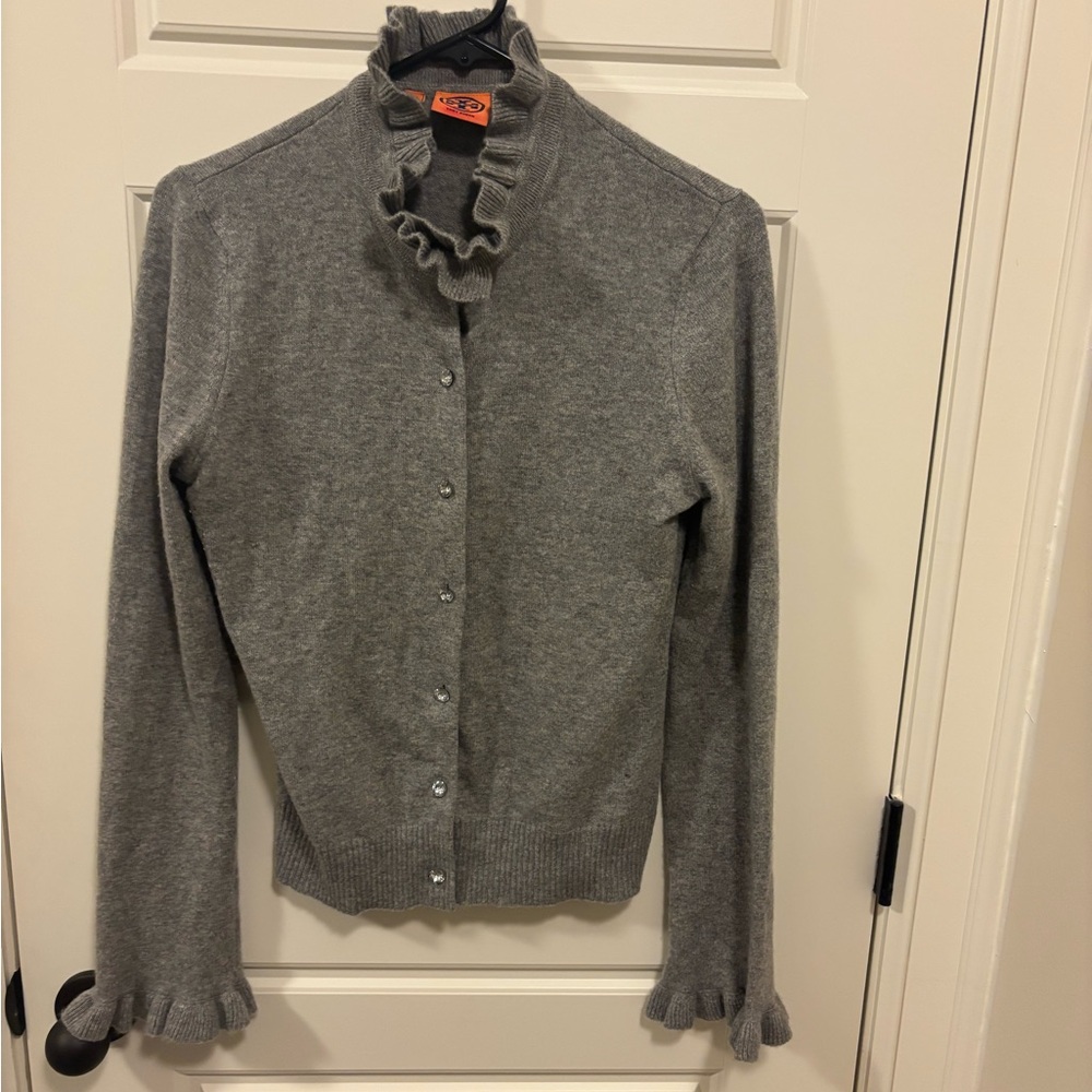 Tory Burch cashmere sweater with ruffled collar and sleeves. Size M, gray.
